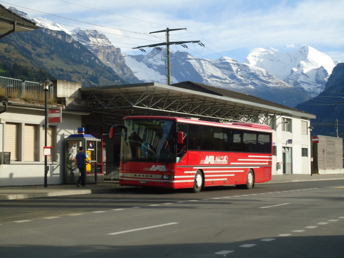 (130'116) - AFA Adelboden - Nr. 22/BE 26'708 - Setra (ex Nr. 8) am 2. Oktober 2010 beim Bahnhof Frutigen