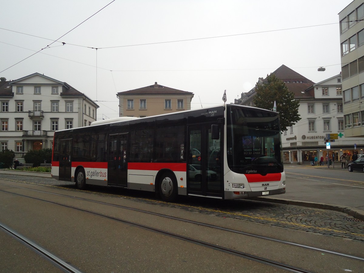 (130'439) - St. Gallerbus, St. Gallen - Nr. 254/SG 198'254 - MAN am 13. Oktober 2010 beim Bahnhof St. Gallen