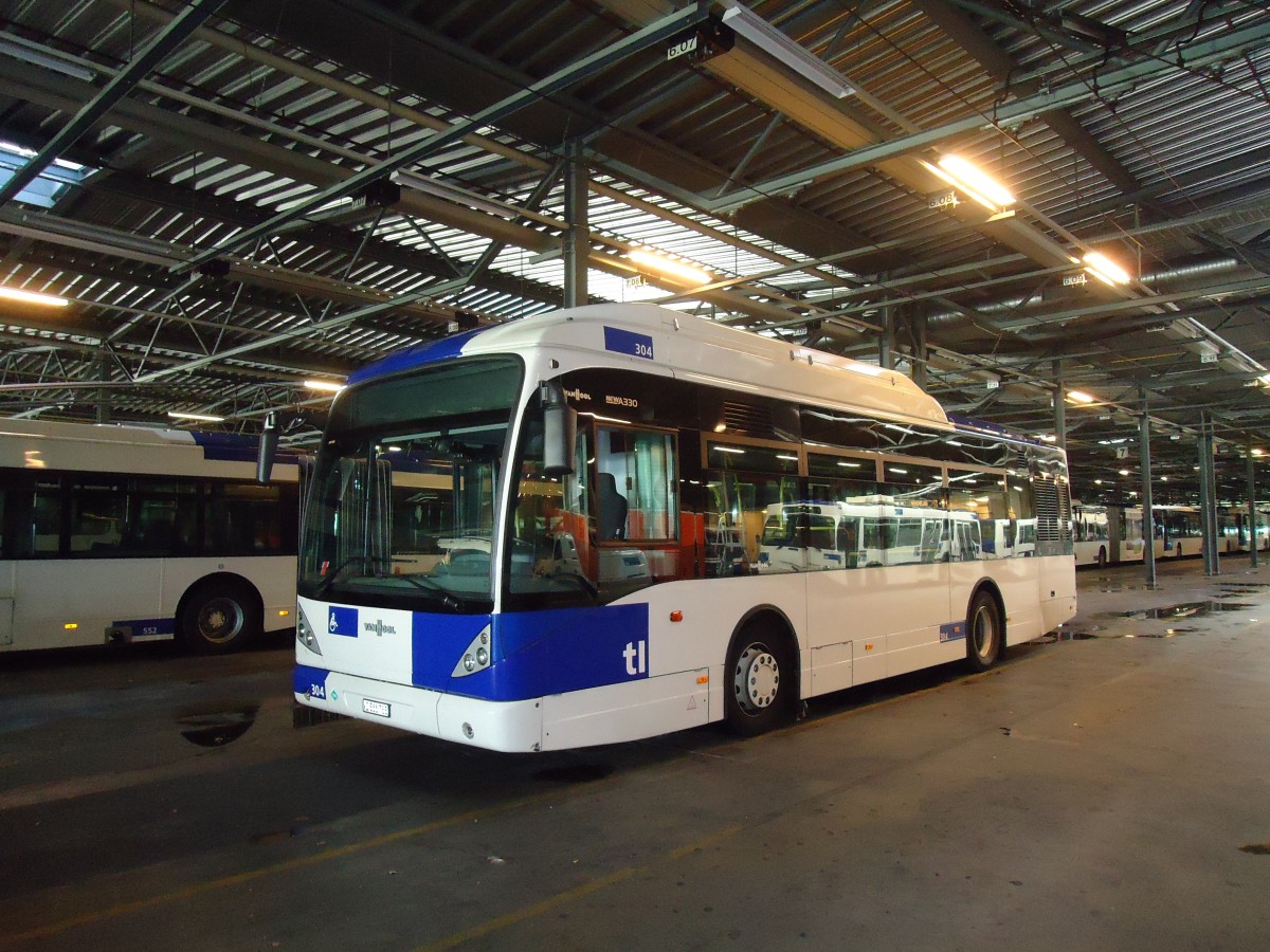 (130'901) - TL Lausanne - Nr. 304/VD 566'785 - Van Hool am 13. November 2010 in Lausanne, Dpt Prlaz