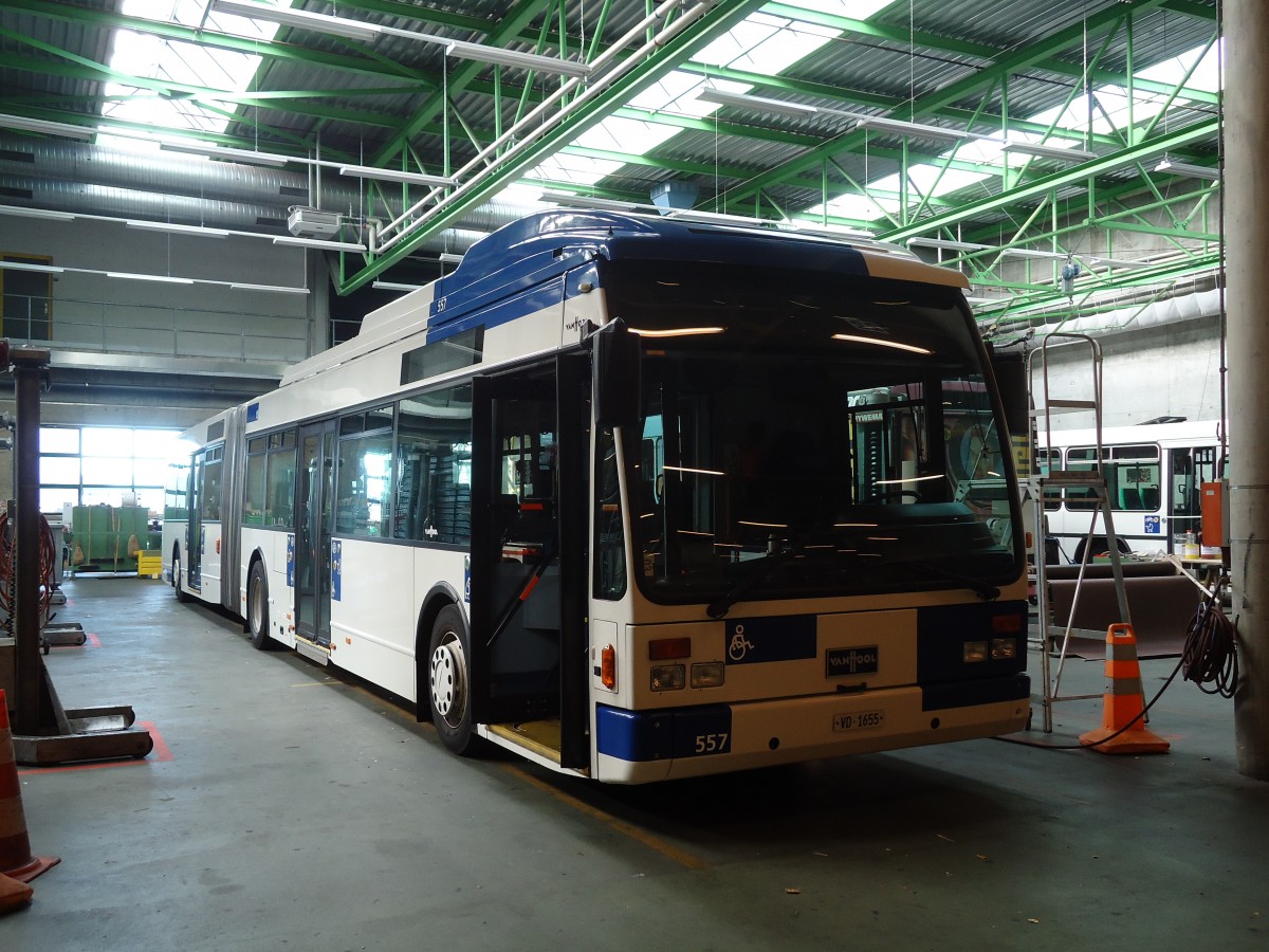 (130'931) - TL Lausanne - Nr. 557/VD 1655 - Van Hool am 13. November 2010 in Lausanne, Dpt Prlaz