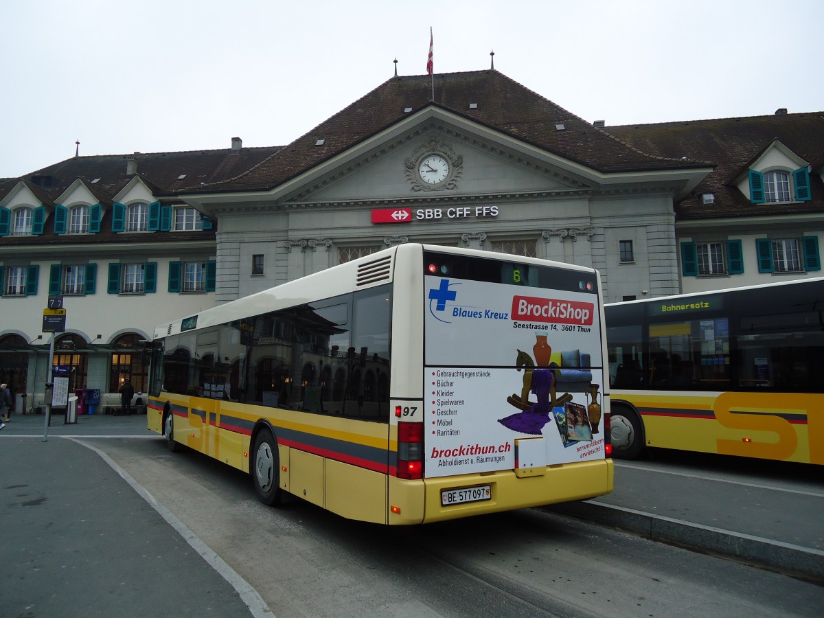 (131'072) - STI Thun - Nr. 97/BE 577'097 - MAN am 21. November 2010 beim Bahnhof Thun