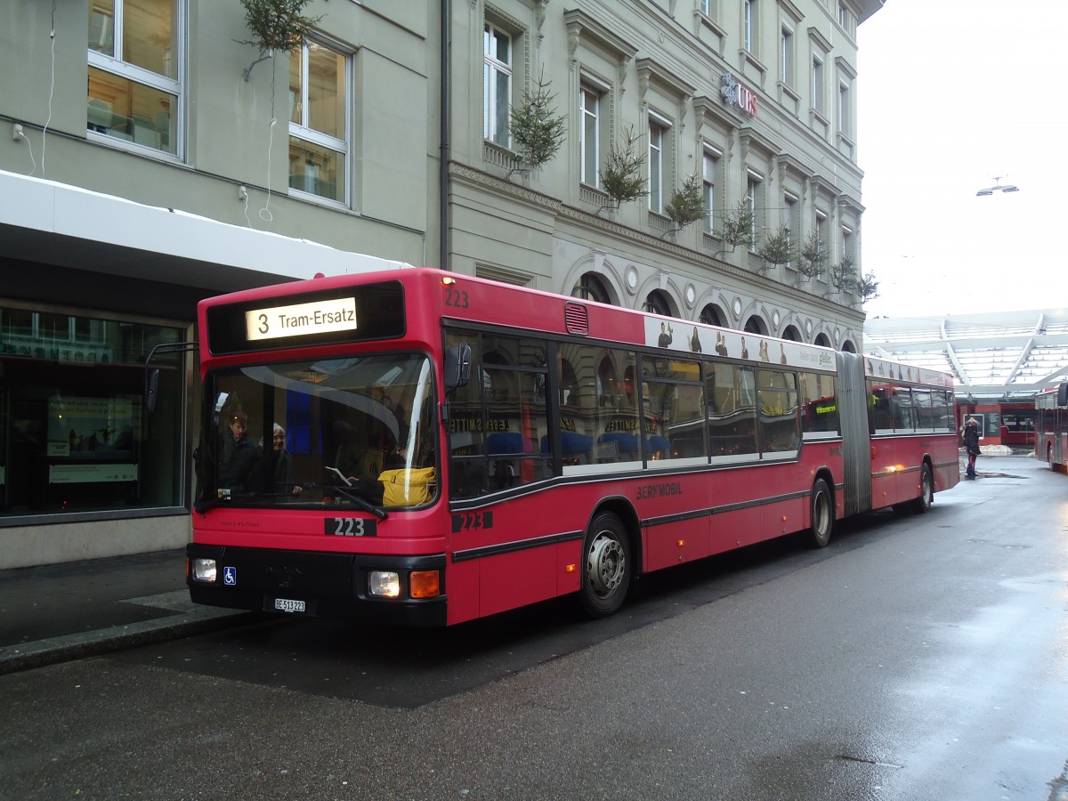 (131'388) - Bernmobil, Bern - Nr. 223/BE 513'223 - MAN am 7. Dezember 2010 beim Bahnhof Bern