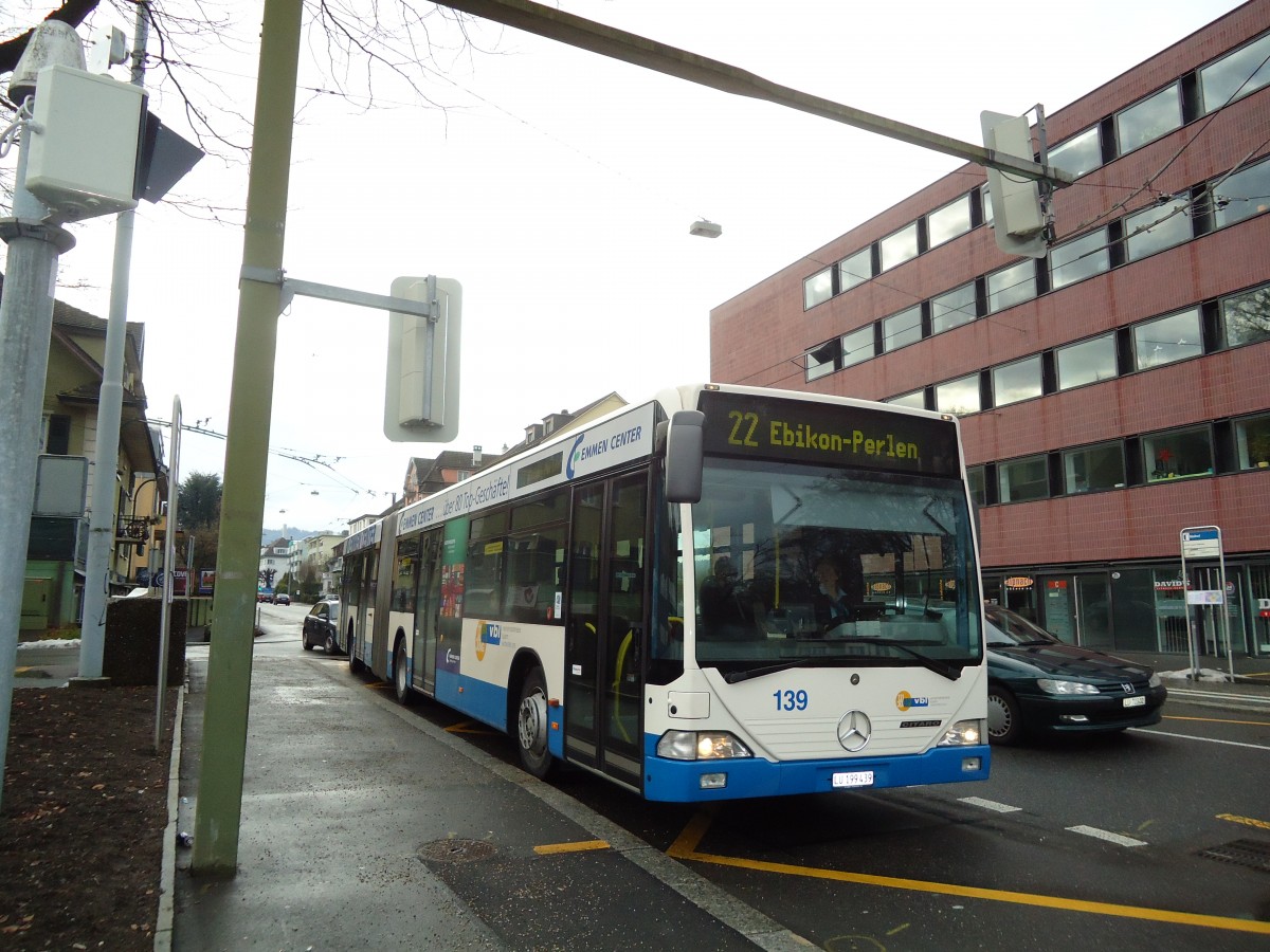 (131'475) - VBL Luzern - Nr. 139/LU 199'439 - Mercedes am 8. Dezember 2010 in Luzern, Maihof