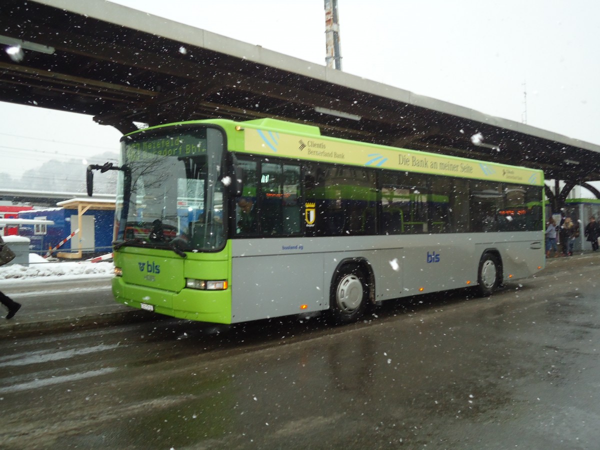 (131'711) - Busland, Burgdorf - Nr. 21/BE 165'638 - Scania/Hess am 28. Dezember 2010 beim Bahnhof Burgdorf