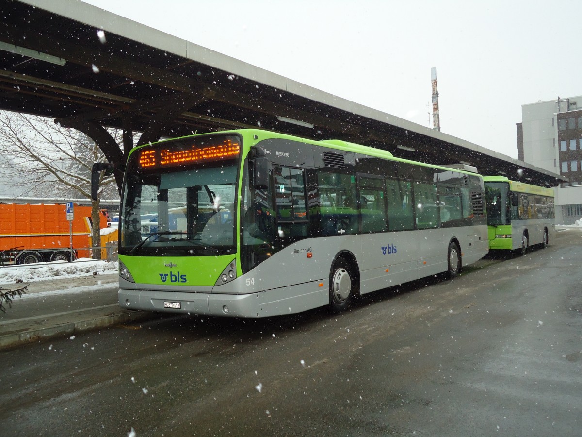 (131'712) - Busland, Burgdorf - Nr. 54/BE 679'118 - Van Hool am 28. Dezember 2010 beim Bahnhof Burgdorf