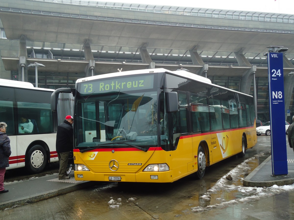 (131'787) - Bucheli, Kriens - Nr. 28/LU 15'550 - Mercedes am 29. Dezember 2010 beim Bahnhof Luzern