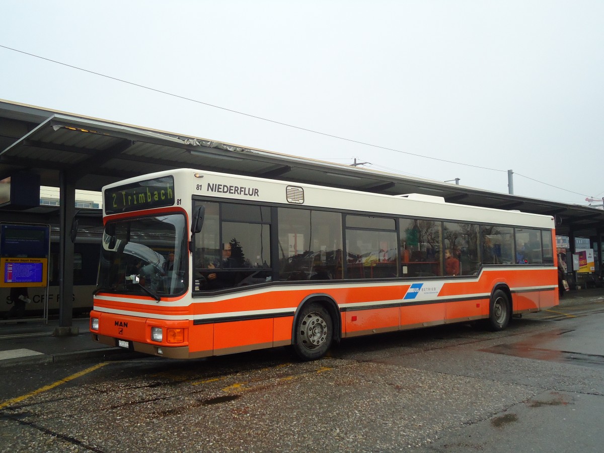 (131'819) - BOGG Wangen b.O. - Nr. 81/SO 118'322 - MAN (ex SOO Olten Nr. 81) am 29. Dezember 2010 beim Bahnhof Olten