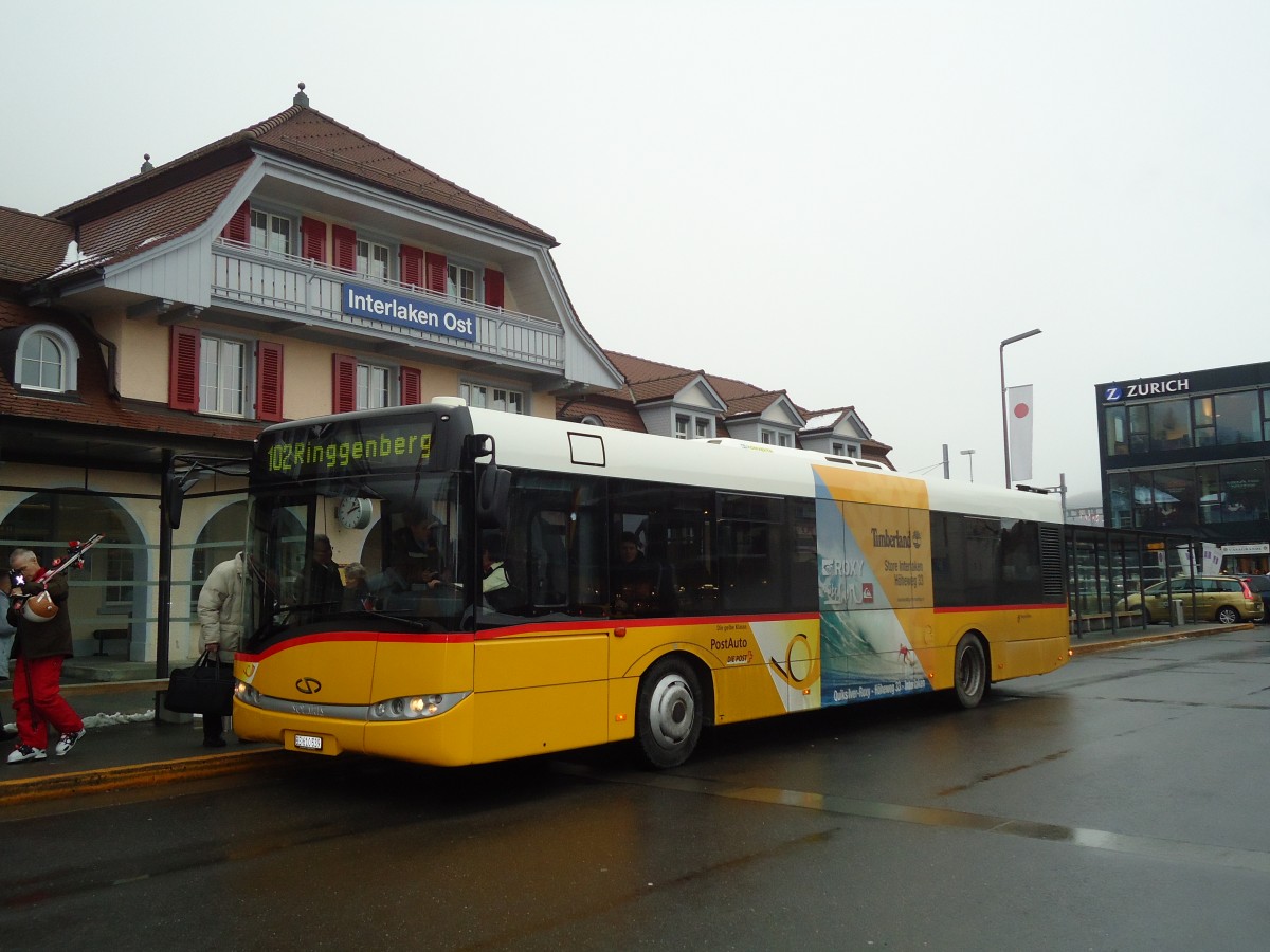 (131'847) - PostAuto Bern - BE 610'539 - Solaris am 30. Dezember 2010 beim Bahnhof Interlaken Ost