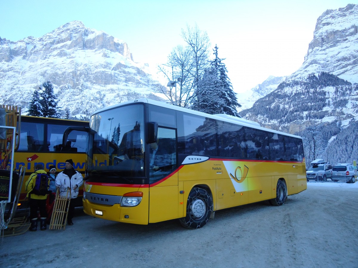 (131'882) - AVG Meiringen - Nr. 65/BE 401'465 - Setra am 31. Dezember 2010 beim Bahnhof Grindelwald