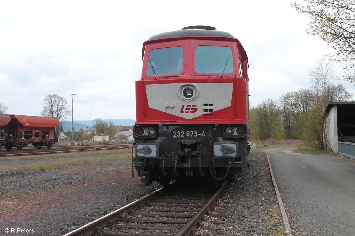 132 109 und 232 673-4 ruhen sich in Marktredwitz aus nach dem sie ein Kesselzug aus Hamburg brachten. 20.04.17