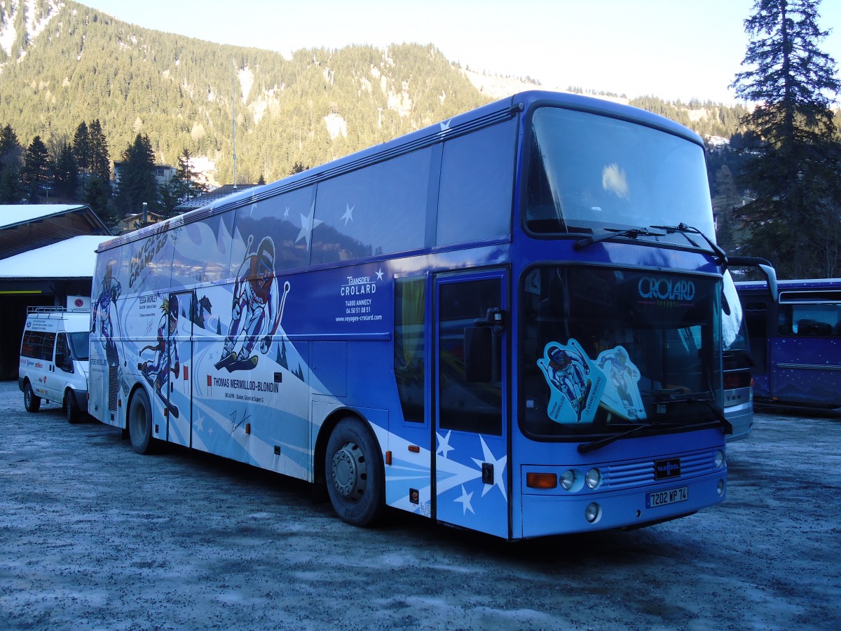 (132'006) - Aus Frankreich: Crolard, Annecy - 7202 WP 74 - Van Hool am 8. Januar 2011 in Adelboden, ASB