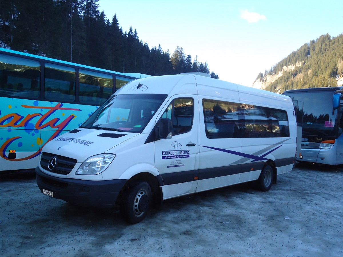 (132'015) - Espace Tourisme, Riddes - VS 88'300 - Mercedes am 8. Januar 2011 in Adelboden, ASB