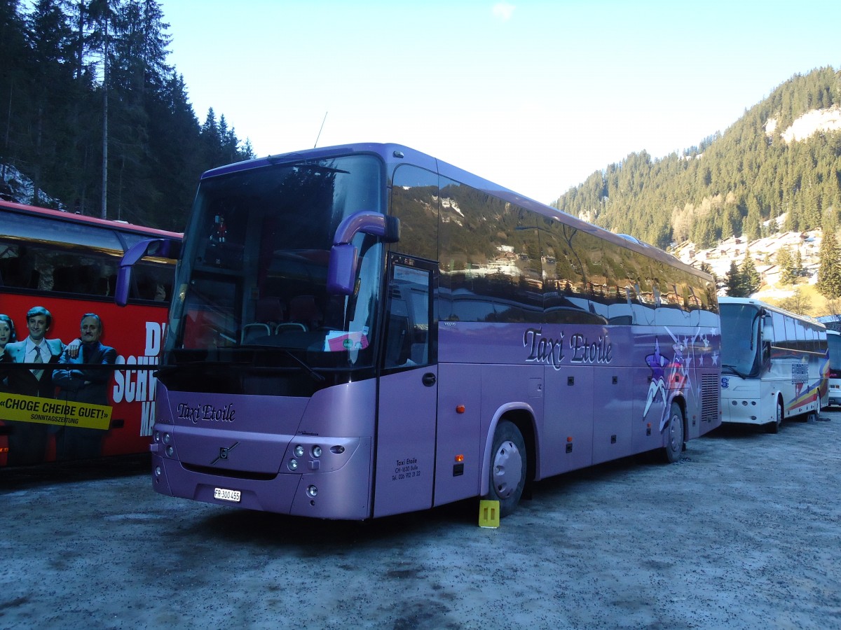 (132'023) - Taxi Etoile, Bulle - FR 300'455 - Volvo/Drgmller am 8. Januar 2011 in Adelboden, ASB