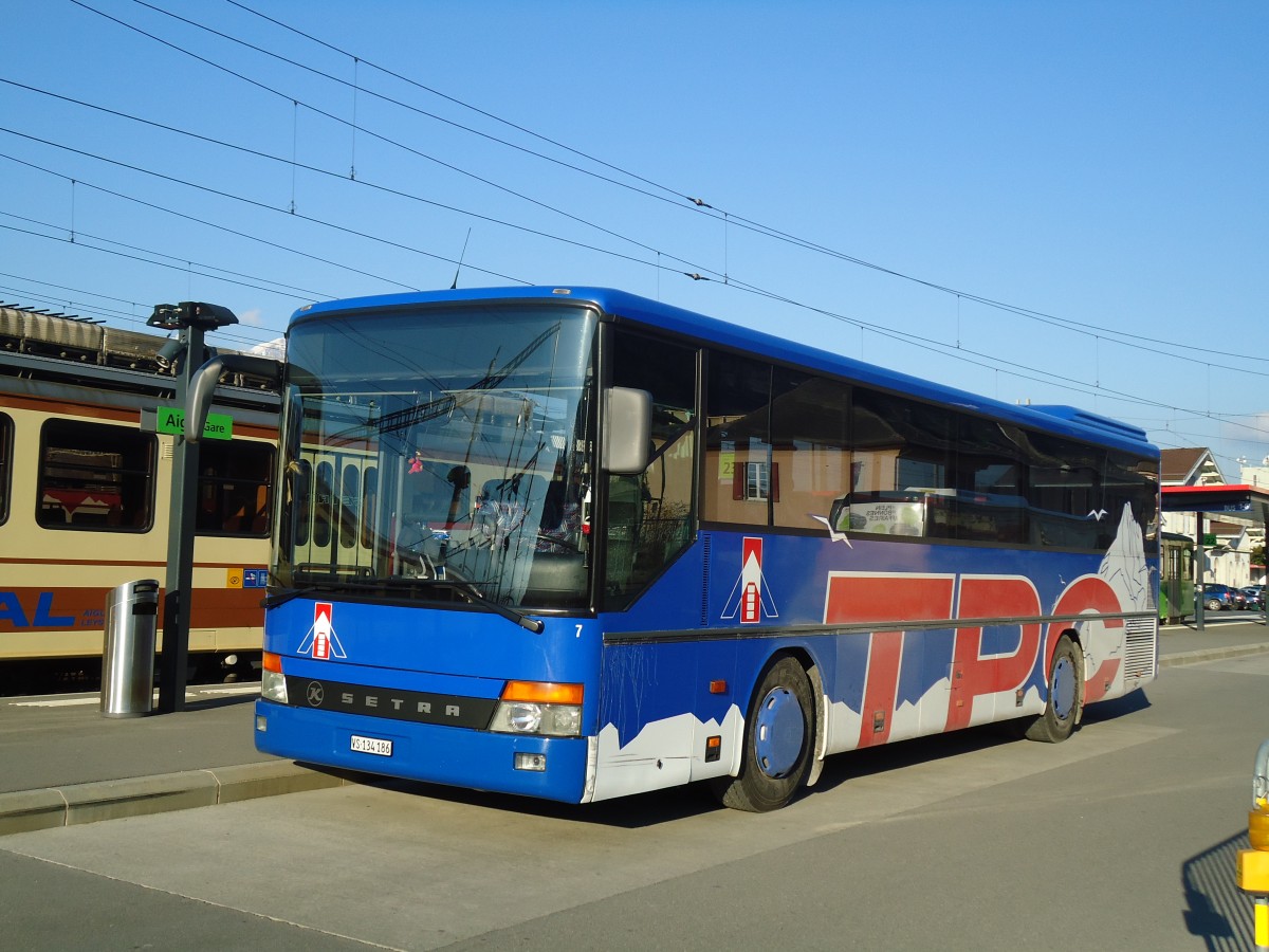 (132'374) - TPC Aigle - Nr. 7/VS 134'186 - Setra (ex AOMC Aigle Nr. 7) am 22. Januar 2011 beim Bahnhof Aigle 