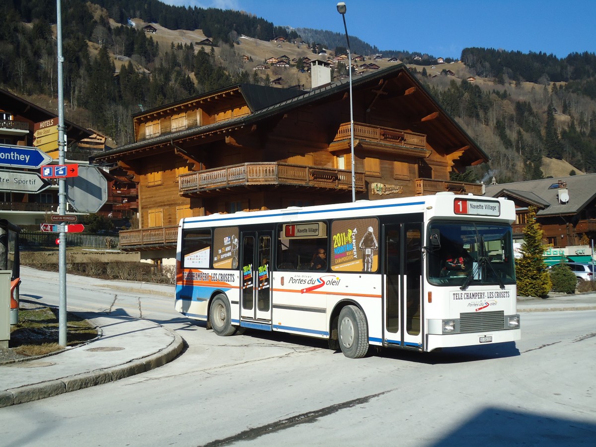 (132'390) - TPC Aigle - VS 324'539 - Volvo am 22. Januar 2011 beim Bahnhof Champry