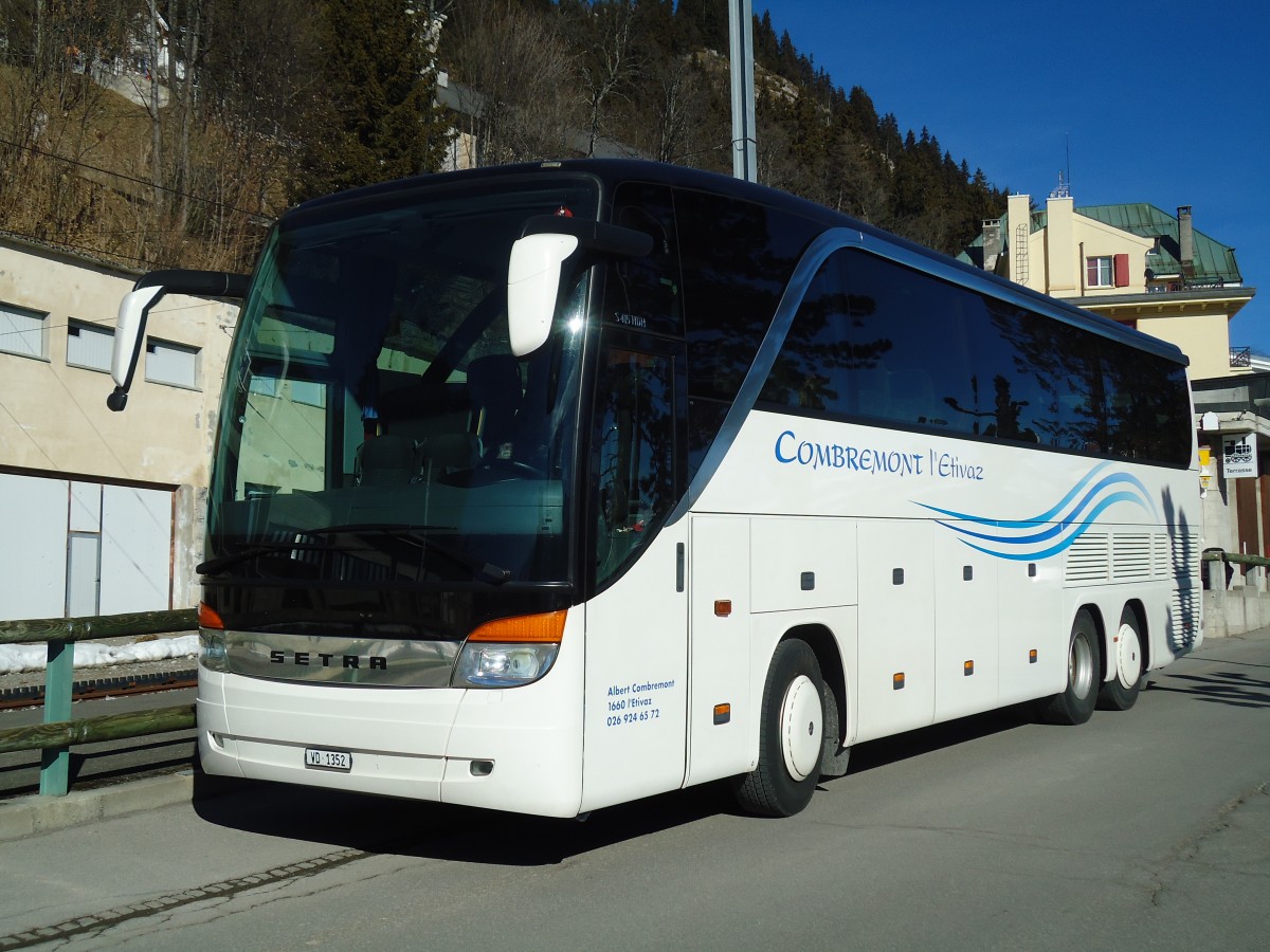 (132'481) - Combremont, L'Etivaz - VD 1352 - Setra am 6. Februar 2011 beim Bahnhof Leysin-Feydey