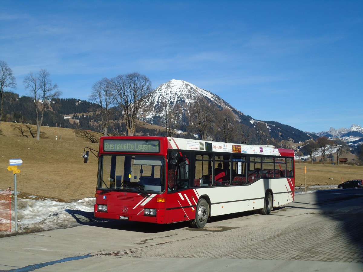 (132'489) - Leysin-Excursions, Leysin - VD 398'538 - Mercedes (ex Krada, D-Bblingen; ex VAG Freiburg/D Nr. 841) am 6. Februar 2011 in Leysin, Patinoire-Camping