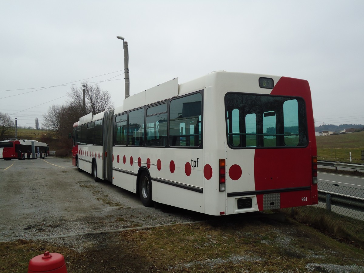 (132'715) - TPF Fribourg - Nr. 581 - Volvo/Hess (ex TF Fribourg Nr. 181) am 7. Mrz 2011 in Fribourg, Garage