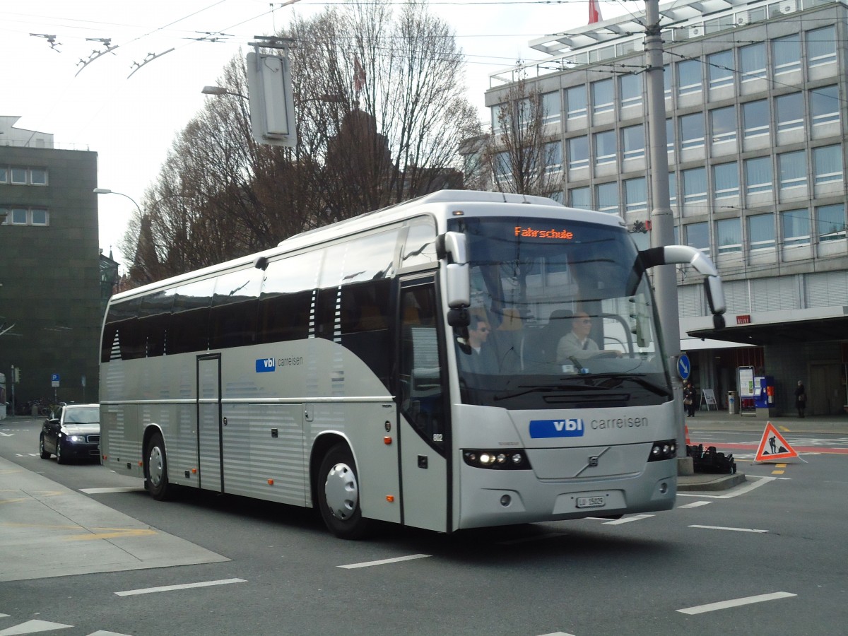 (132'985) - VBL Luzern - Nr. 802/LU 15'029 - Volvo am 11. Mrz 2011 beim Bahnhof Luzern