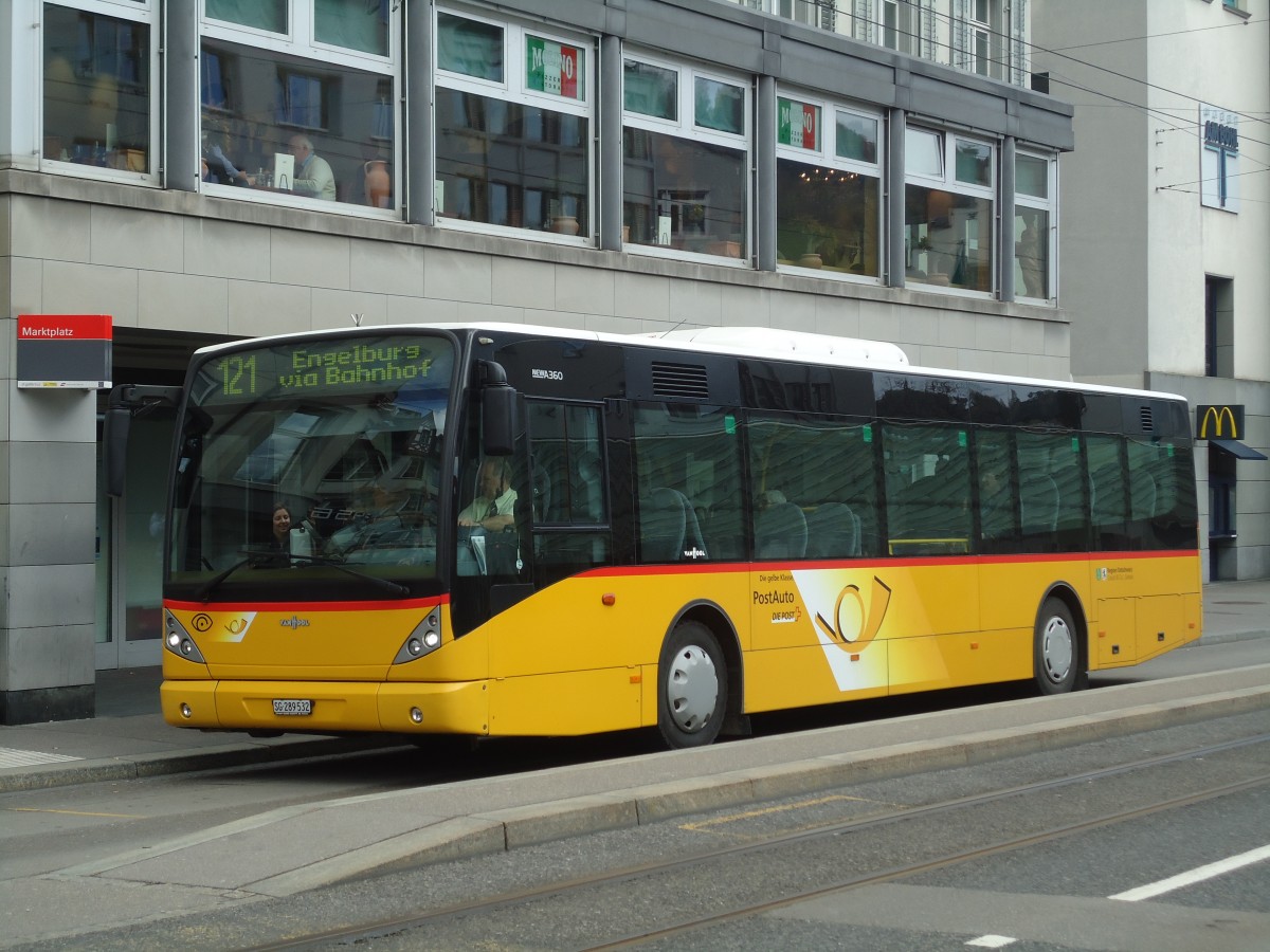 (133'233) - Casutt, Gossau - SG 289'532 - Van Hool am 13. April 2011 in St. Gallen, Marktplatz