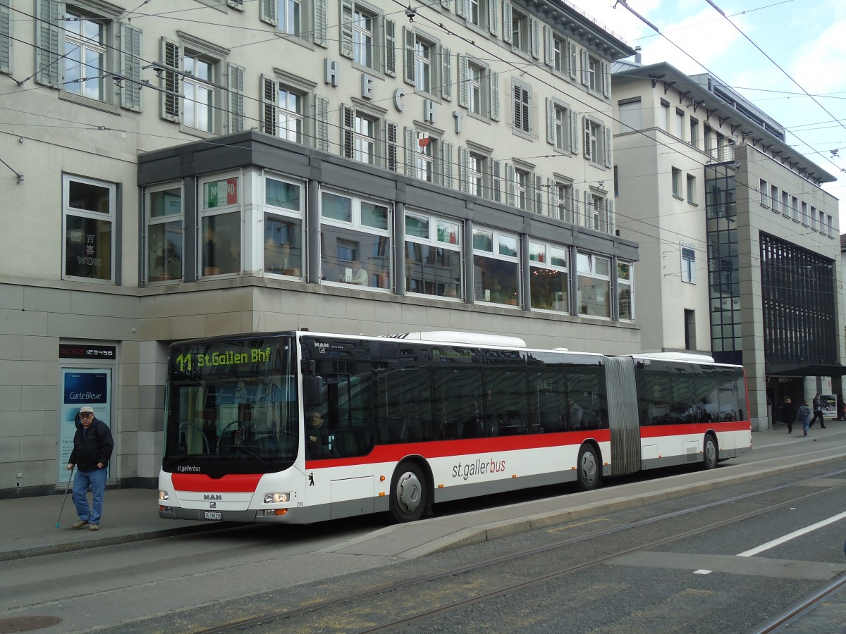 (133'236) - St. Gallerbus. St. Gallen - Nr. 290/SG 198'290 - MAN am 13. April 2011 in St. Gallen, Marktplatz