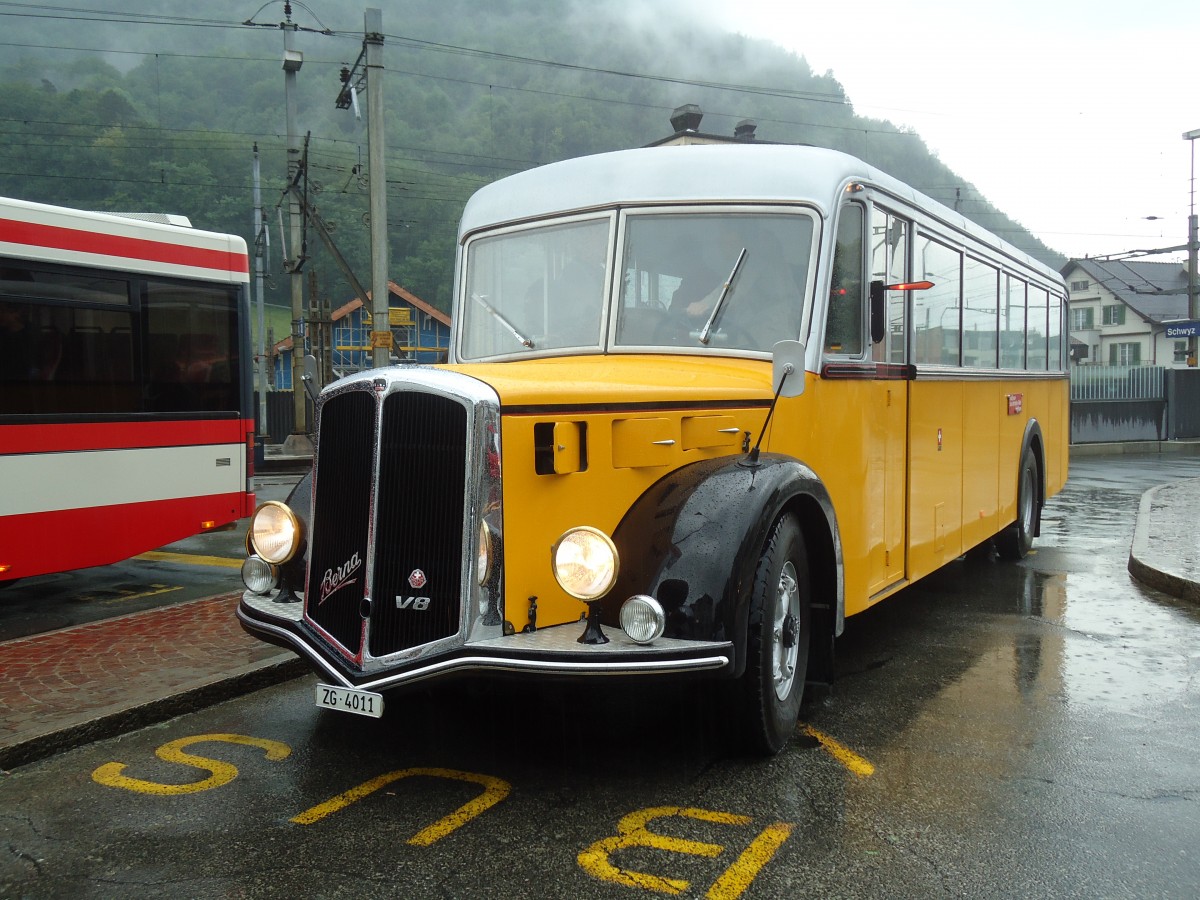 (133'650) - Roost, Steinhausen - ZG 4011 - Berna/Hess (ex diverse Besitzer; ex AGO Olten Nr. 5) am 14. Mai 2011 beim Bahnhof Schwyz