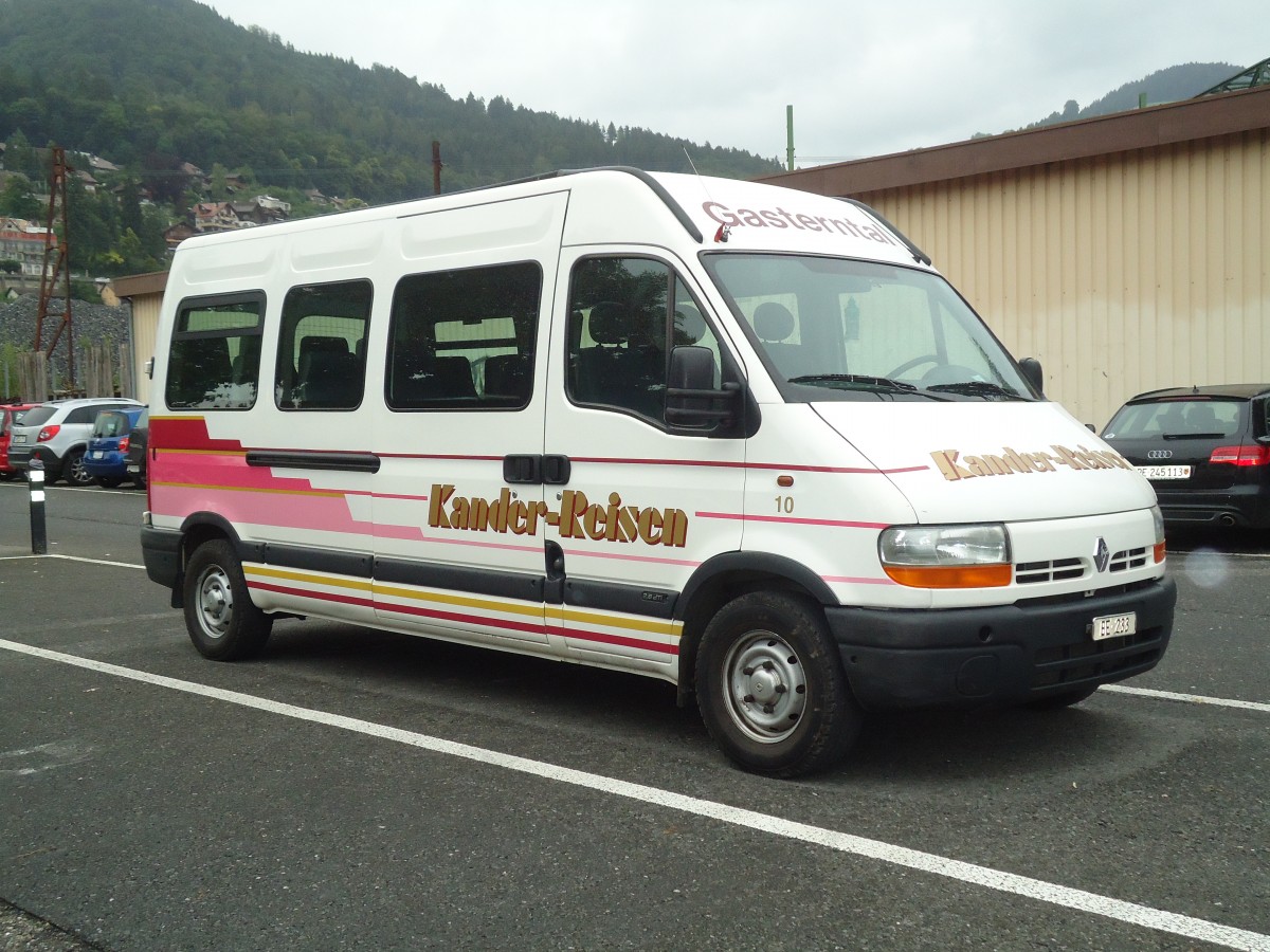 (134'308) - Kander-Reisen, Frutigen - Nr. 10/BE 233 - Renault am 23. Juni 2011 in Thun, Seestrasse