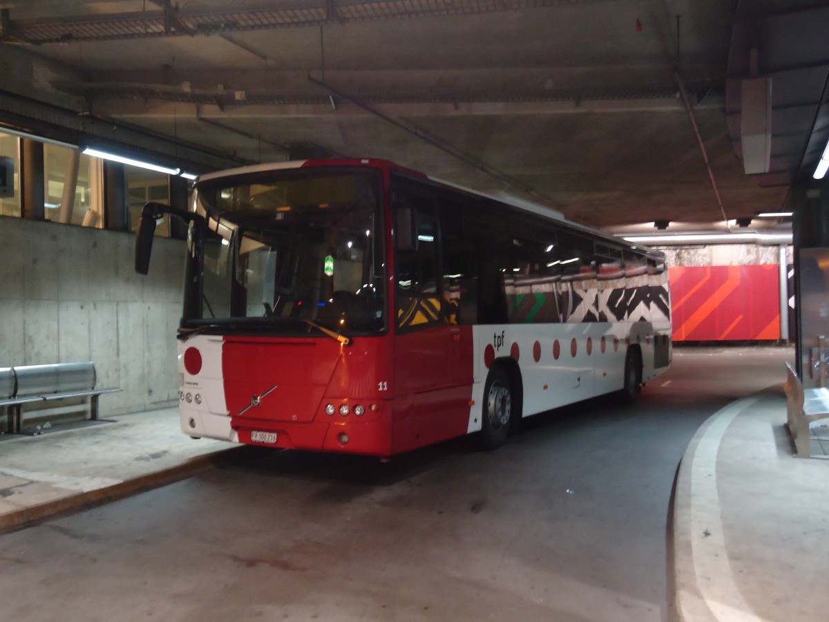 (135'131) - TPF Fribourg - Nr. 11/FR 300'216 - Volvo am 12. Juli 2011 in Fribourg, Busbahnhof