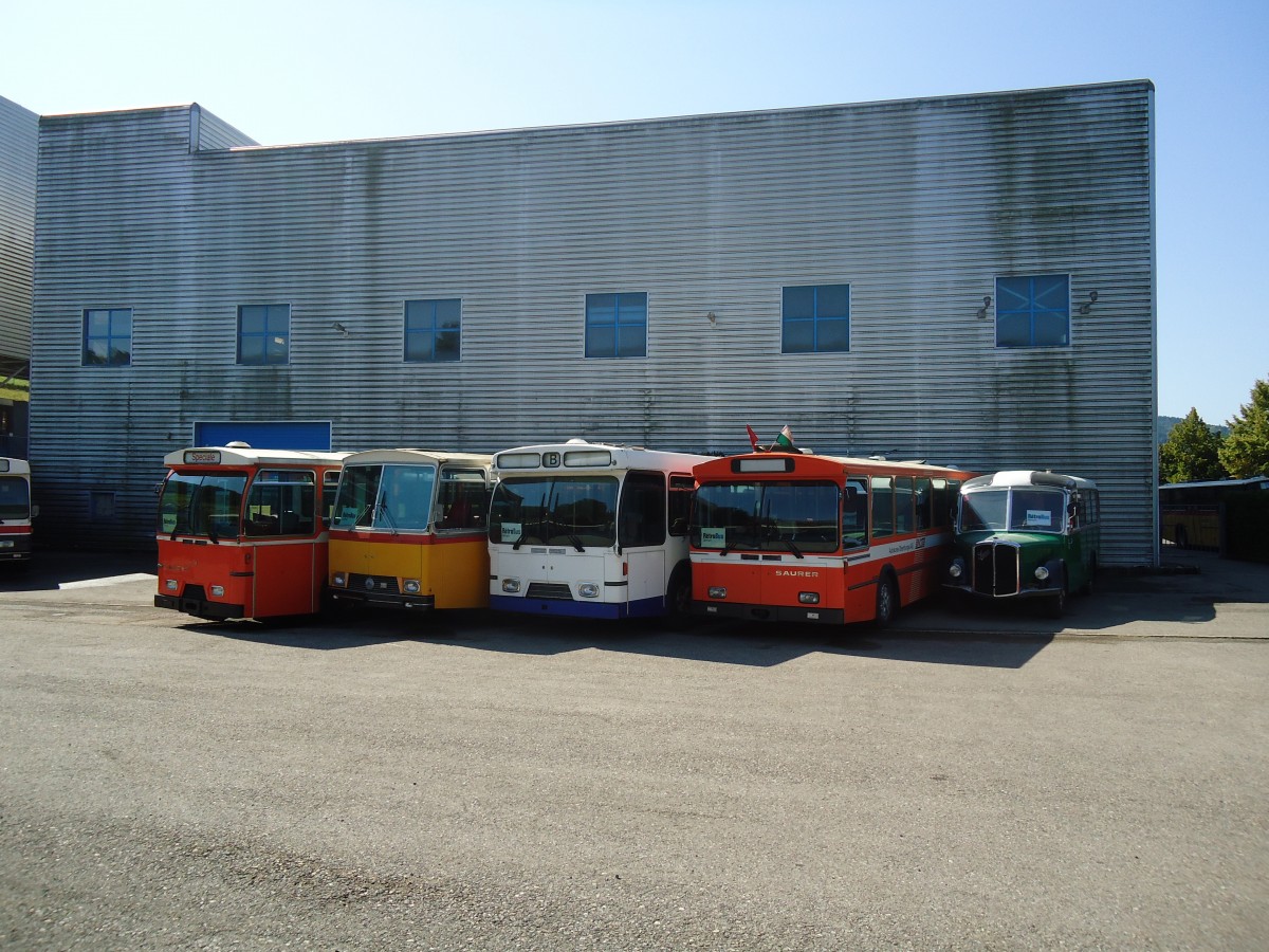 (135'628) - AMSA Chiasso (Rtrobus) - Nr. 11 - Saurer/Hess + Perrodin, Le Chble (Rtrobus) - Saurer/Lauber + Aroport, Genve (Rtrobus) - Nr. A - FBW/Hess-Lauber (ex TPG Genve Nr. 548; ex TPG Genve Nr. 258) + AOT Amriswil (Rtrobus) - Nr. 8 - Saurer/Tscher (ex Frommelt, Vaduz) + VR La Chaux-de-Fonds (Rtrobus) - Nr. 22 - Saurer am 20. August 2011 in Moudon, Rtrobus 