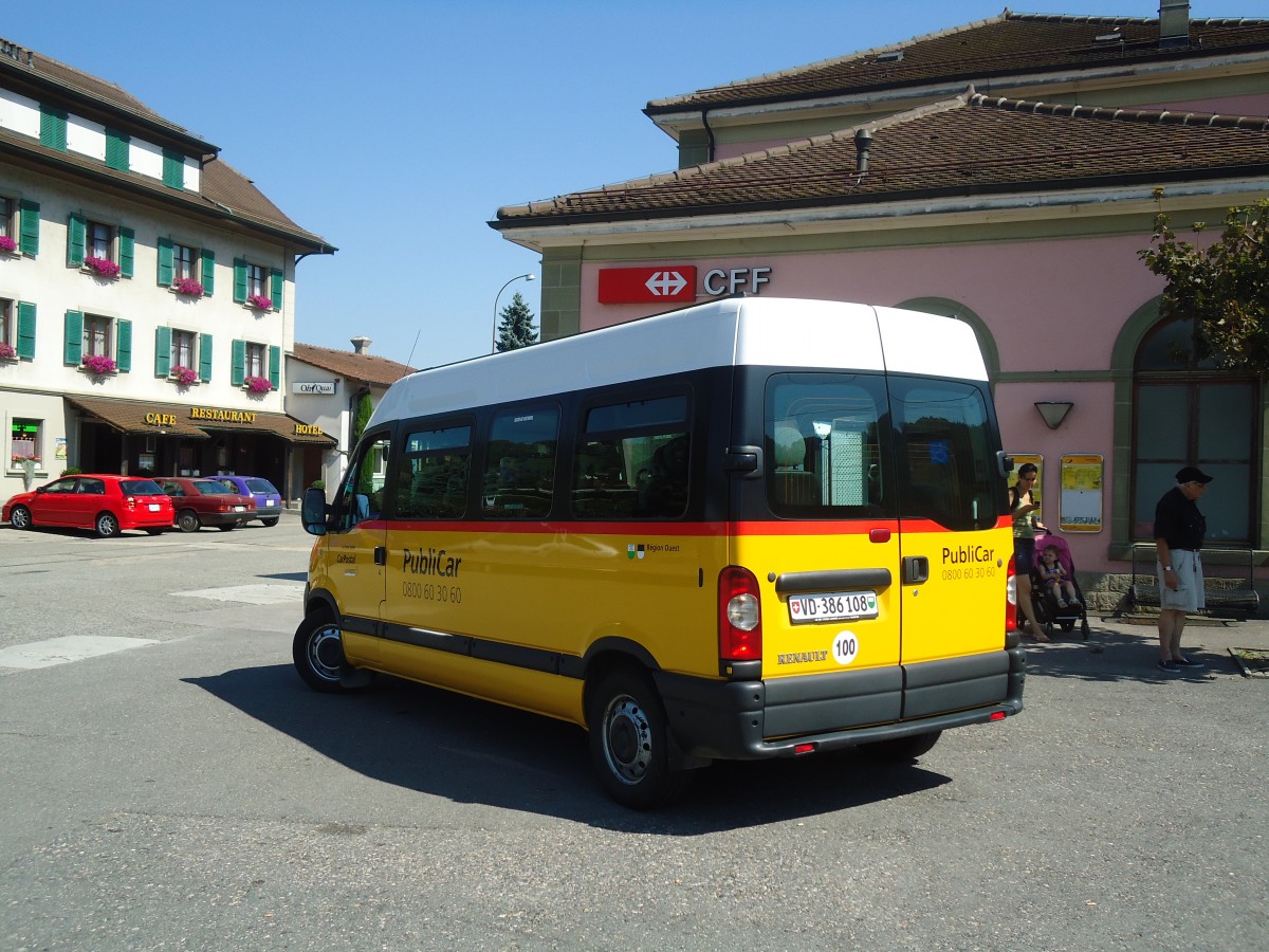 (135'648) - CarPostal Ouest - VD 386'108 - Renault am 20. August 2011 beim Bahnhof Moudon