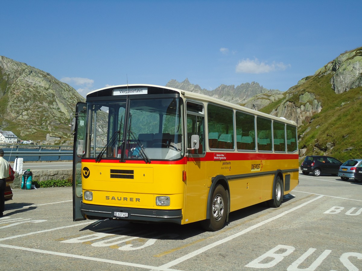 (135'671) - AVG Meiringen - Nr. 74/BE 607'481 - Saurer/R&J (ex P 24'357) am 21. August 2011 in Grimsel, Rest. Grimselblick