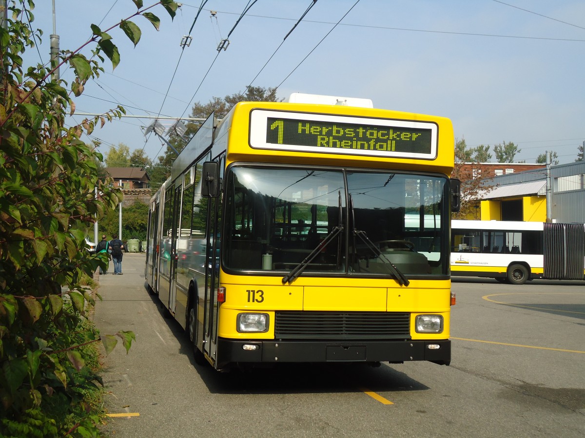 (136'057) - VBSH Schaffhausen - Nr. 113 - NAW/Hess Gelenktrolleybus am 25. September 2011 in Schaffhausen, Busdepot