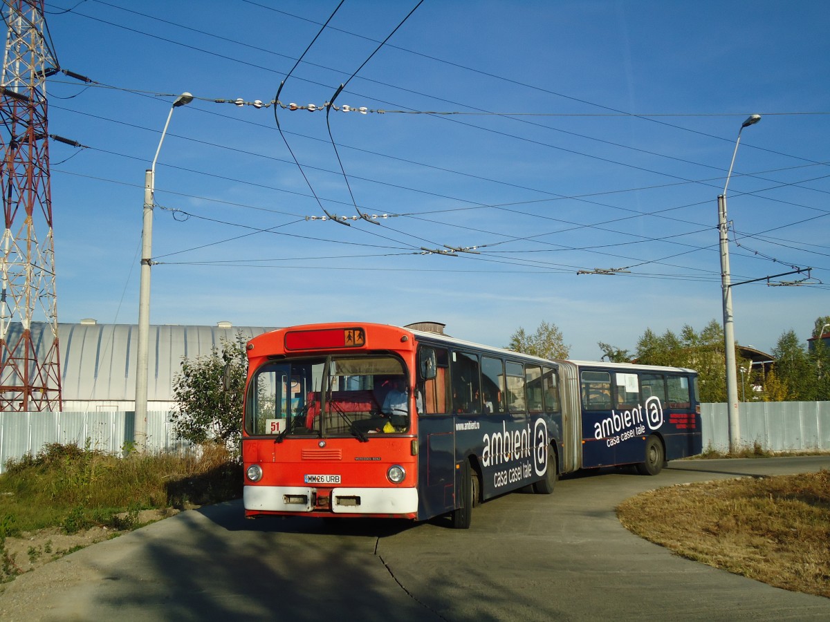 (136'296) - URBIS Baia Mare - MM 26 URB - Mercedes am 3. Oktober 2011 in Baia Mare, Wendeschleife