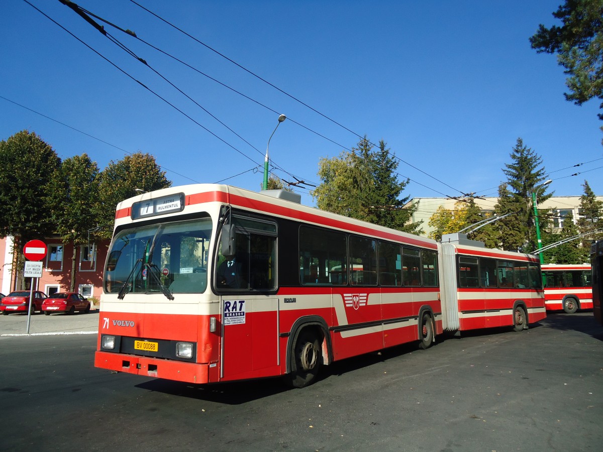 (136'340) - RAT Brasov - Nr. 71/BV 00'088 - Volvo/R&J Gelenktrolleybus (ex VB Biel/CH Nr. 71) am 4. Oktober 2011 in Brasov, Rulmentul