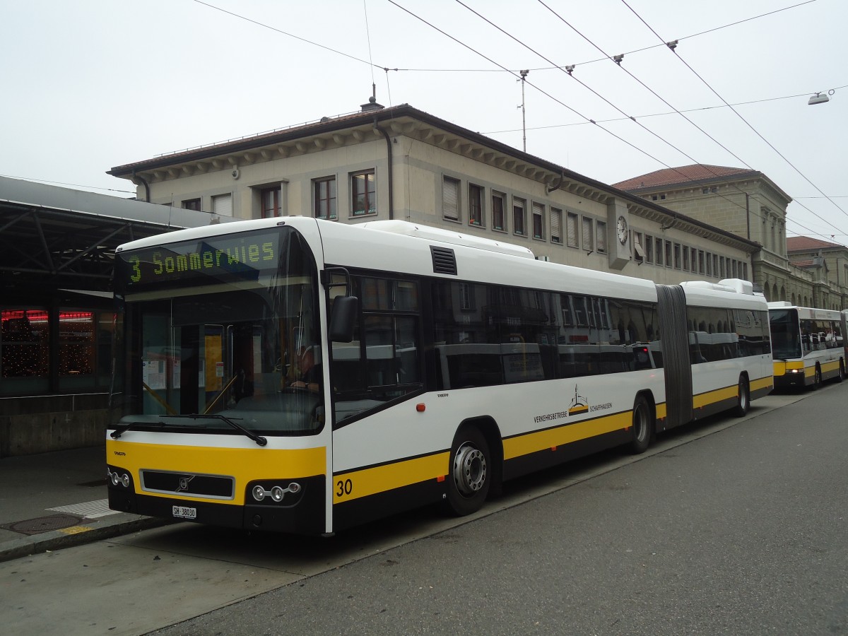 (136'979) - VBSH Schaffhausen - Nr. 30/SH 38'030 - Volvo am 24. November 2011 beim Bahnhof Schaffhausen