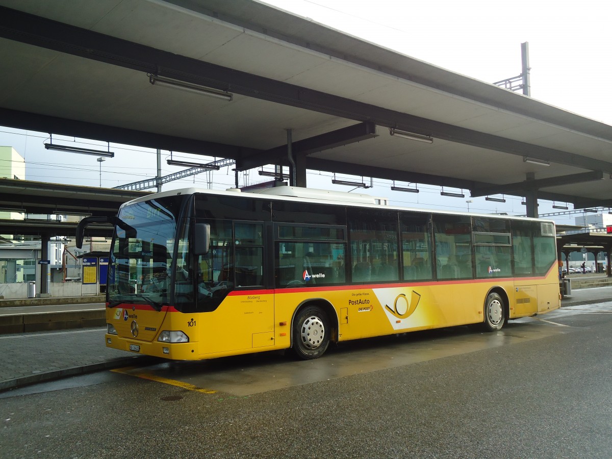 (137'216) - Voegtlin-Meyer, Brugg - Nr. 101/AG 16'432 - Mercedes am 14. Dezember 2011 beim Bahnhof Brugg