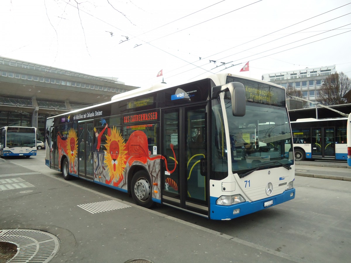 (137'357) - VBL Luzern - Nr. 71/LU 15'061 - Mercedes am 2. Januar 2012 beim Bahnhof Luzern