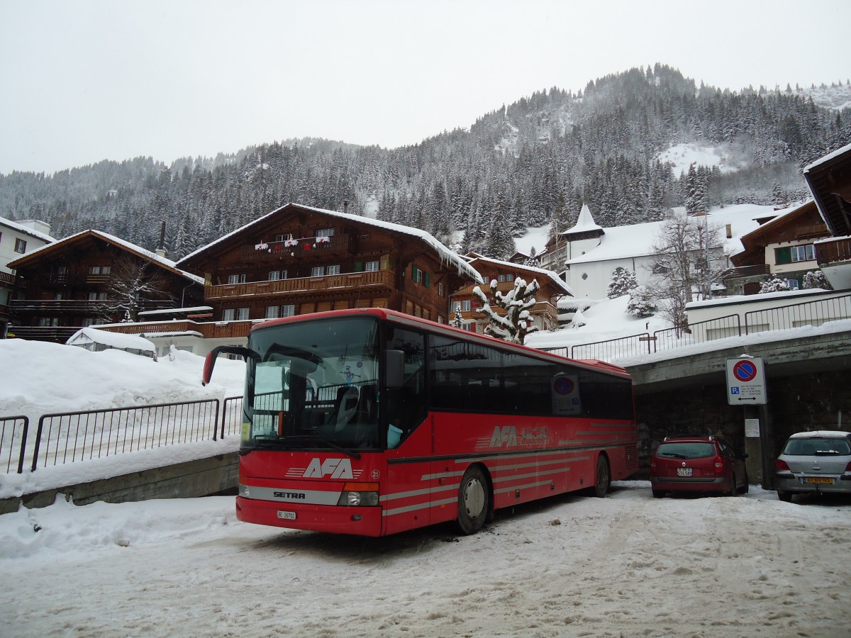 (137'537) - AFA Adelboden - Nr. 25/BE 26'702 - Setra (ex Nr. 12) am 7. Januar 2012 beim Autobahnhof Adelboden