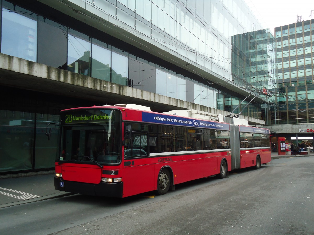 (137'566) - Bernmobil, Bern - Nr. 2 - NAW/Hess Gelenktrolleybus am 9. Januar 2012 beim Bahnhof Bern