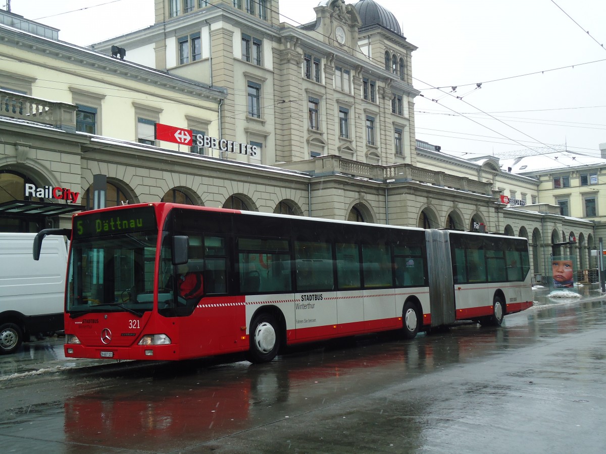 (137'713) - SW Winterthur - Nr. 321/ZH 687'321 - Mercedes am 15. Februar 2012 beim Hauptbahnhof Winterthur