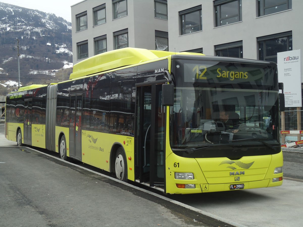 (137'941) - Aus Liechtenstein: LBA Vaduz - Nr. 61/FL 39'861 - MAN (ex Matt, Mauren Nr. 17) am 5. Mrz 2012 beim Bahnhof Sargans