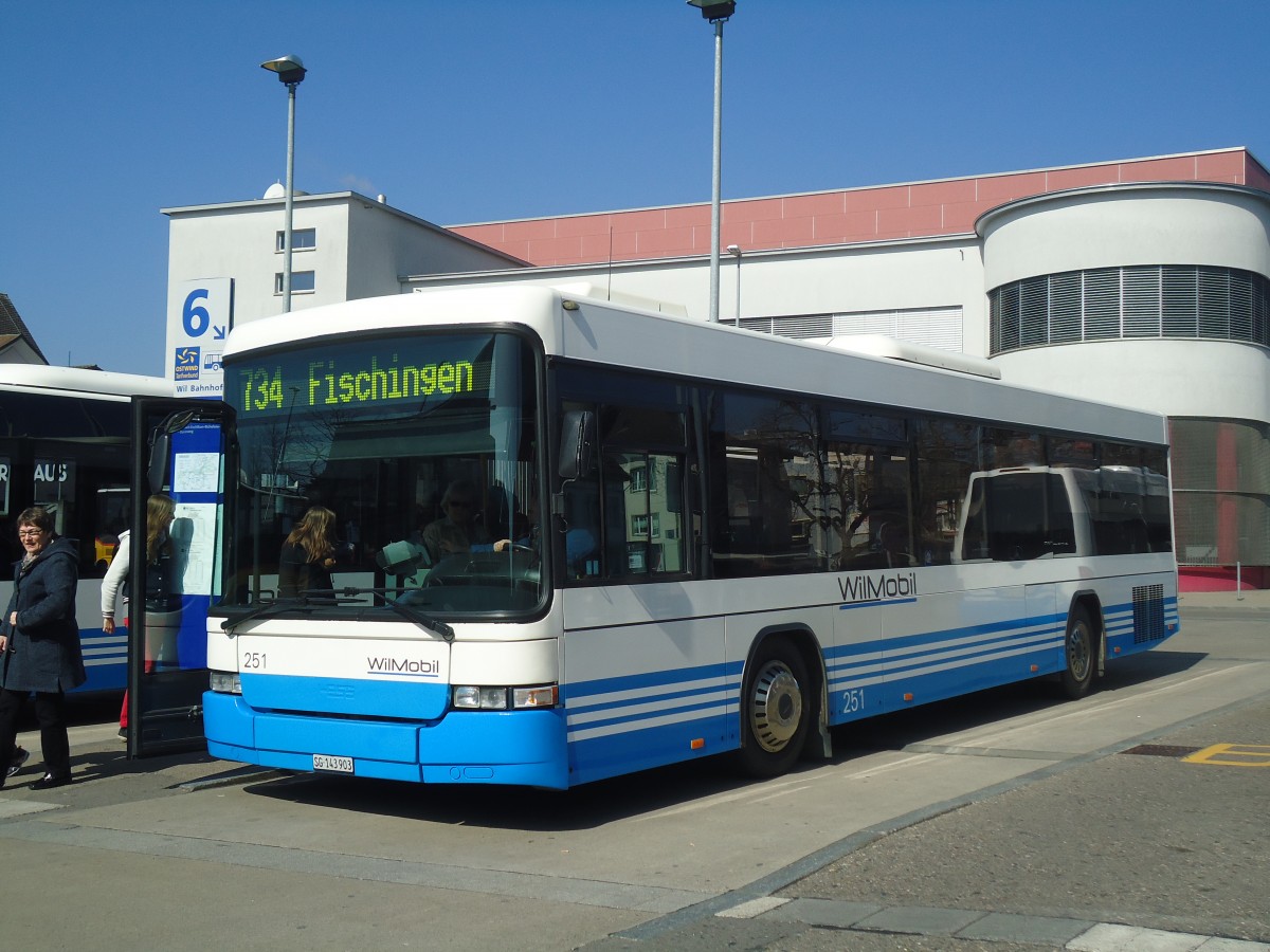 (138'334) - WilMobil, Wil - Nr. 251/SG 143'903 - Volvo/Hess (ex BOS Wil Nr. 22) am 14. Mrz 2012 beim Bahnhof Wil