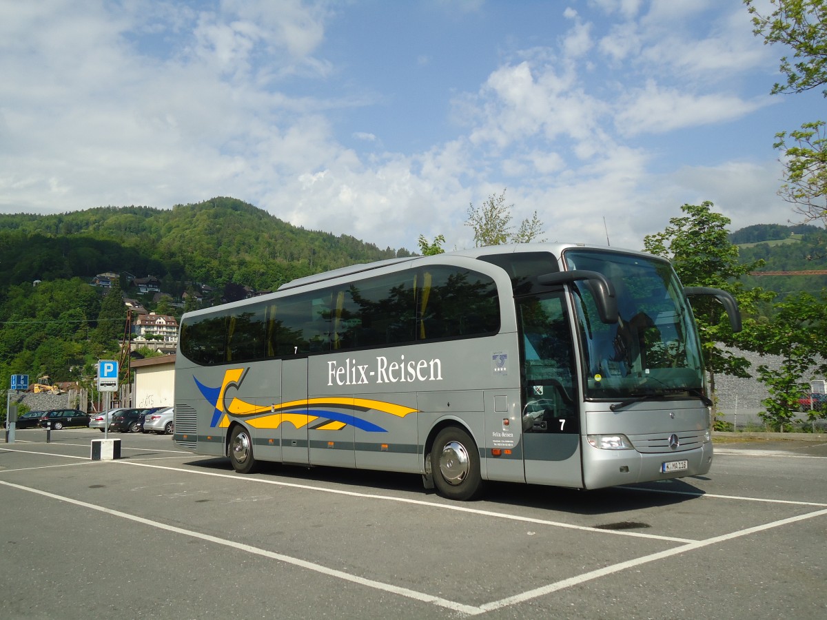 (138'976) - Aus Deutschland: Felix-Reisen, Kln - Nr. 7/K-MA 113 - Mercedes am 19. Mai 2012 in Thun, Seestrasse