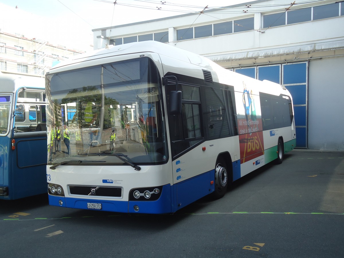 (139'246) - VBL Luzern - Nr. 73/LU 250'372 - Volvo am 2. Juni 2012 in Luzern, Depot