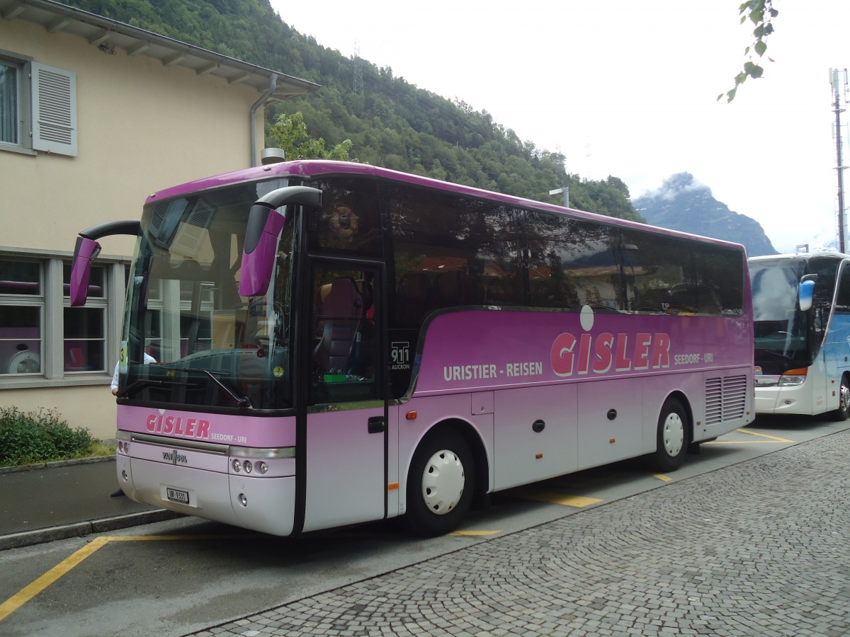 (139'424) - Gisler, Seedorf - UR 9331 - Van Hool am 11. Juni 2012 beim Bahnhof Flelen