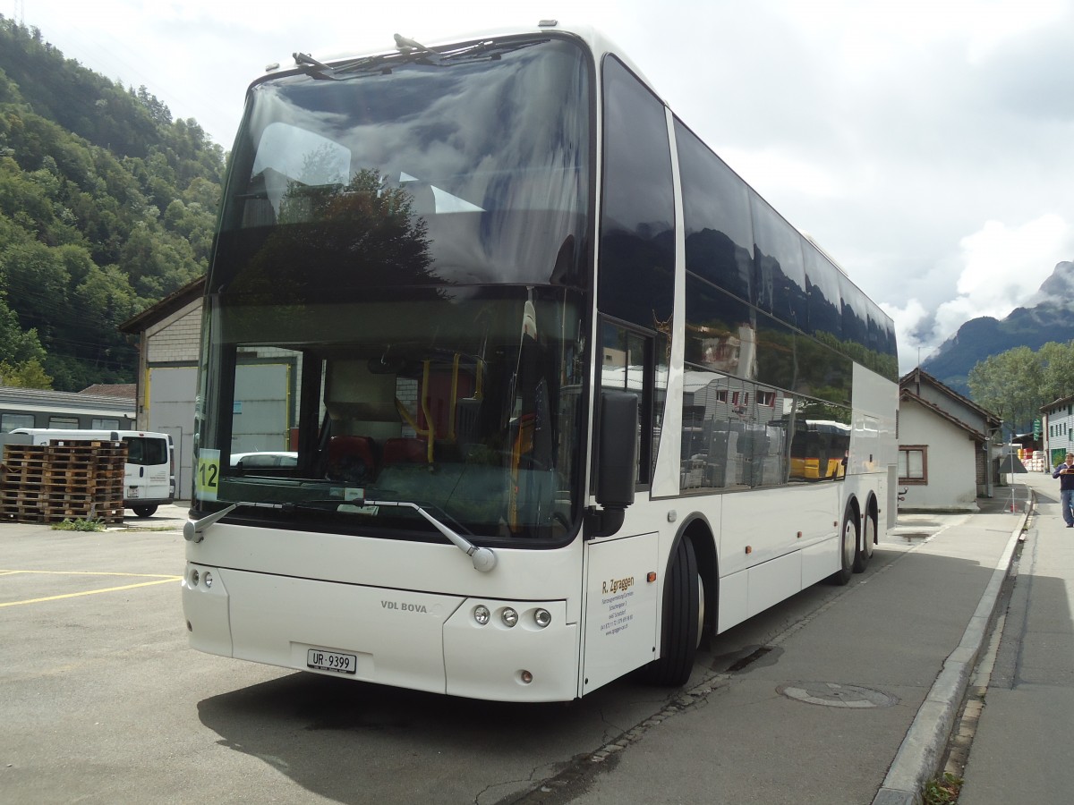 (139'428) - Zgraggen, Schattdorf - UR 9399 - Bova am 11. Juni 2012 beim Bahnhof Flelen