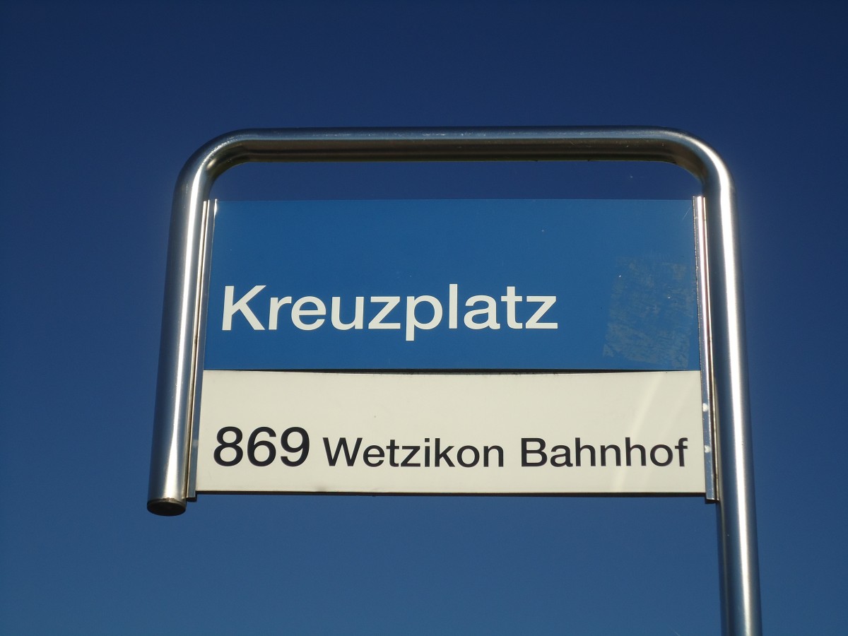 (139'481) - VZO-Haltestelle - Hinwil, Kreuzplatz - am 16. Juni 2012