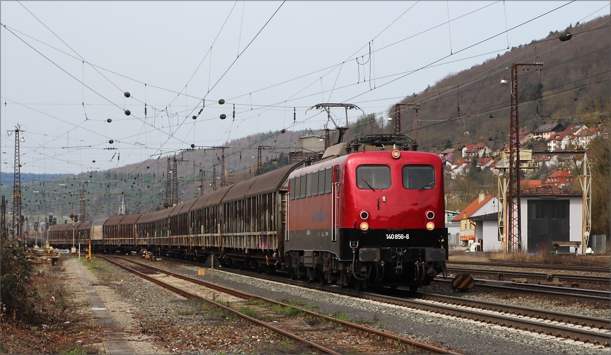 140 856 der Bayernbahn am 02.04.16 in Gemünden (Main)