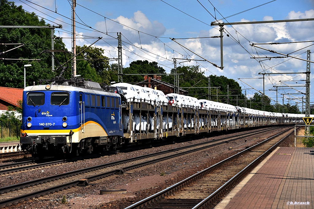 140 870-7 zog einen langen autozug durch niederndodeleben,22.06.16