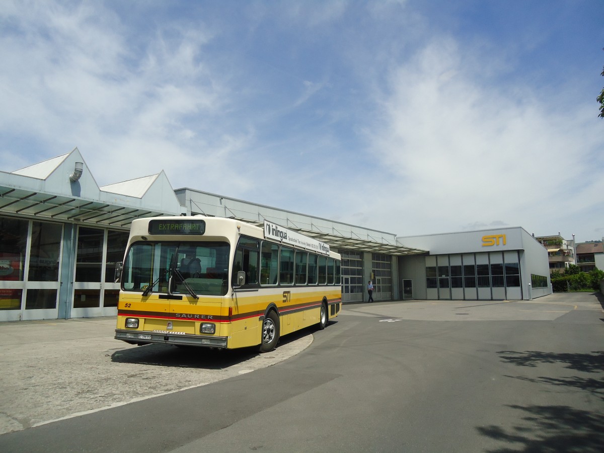 (140'051) - STI Thun - Nr. 52/BE 396'552 - Saurer/R&J am 24. Juni 2012 in Thun, Garage